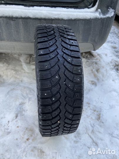 Bridgestone Blizzak Spike-01 195/65 R15 95T
