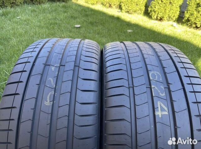 Pirelli P Zero PZ4 275/40 R22 и 315/35 R22 107Y