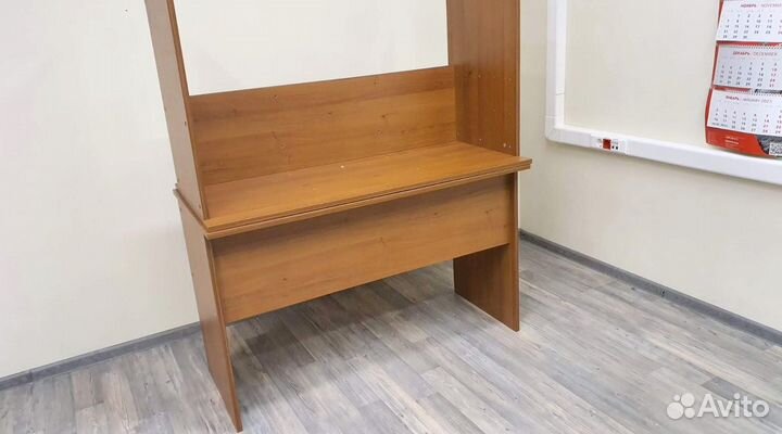 Компьютерный стол / Офисный стол