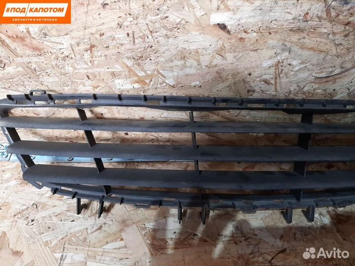 Решетка радиатора нижняя Opel Astra H