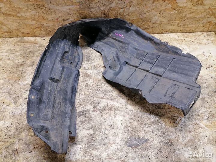 Подкрылок передний правый Mitsubishi Outlander XL