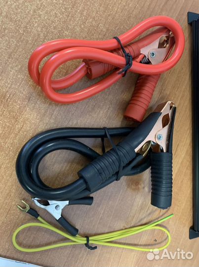 Автомобильный инвертор с 12 на 220