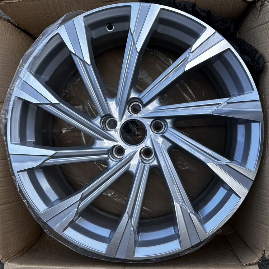 Литые диски Khomen Wheels KHW1901 7.5×R19 5×108