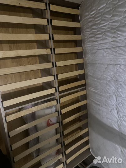 Кровать двухспальная с матрасом 120/200