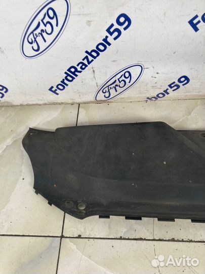 Кожух замка капота Audi A4 B8 2010