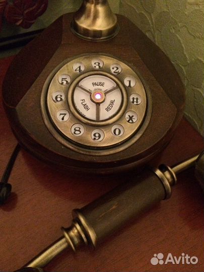 Телефон домашний ретро