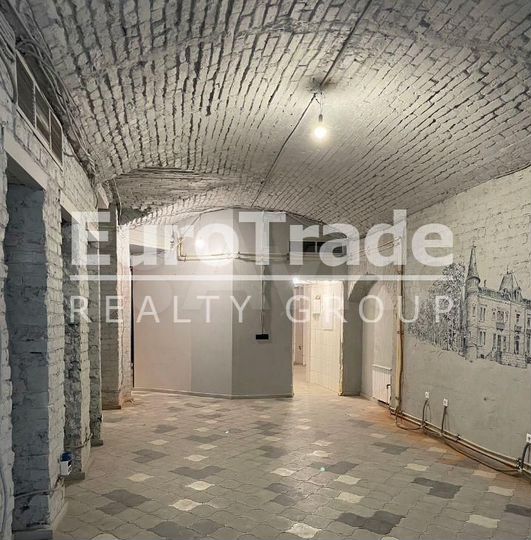 Сдам торговое помещение, 320 м²