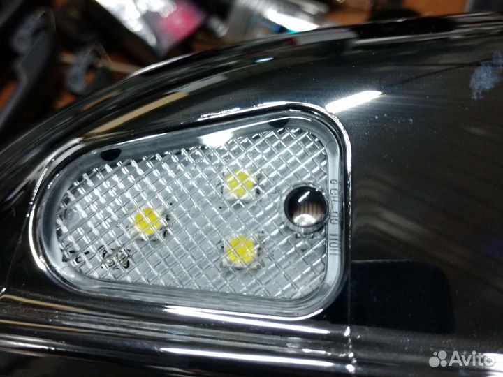 Корпуса зеркал с повторителем и освещением W164