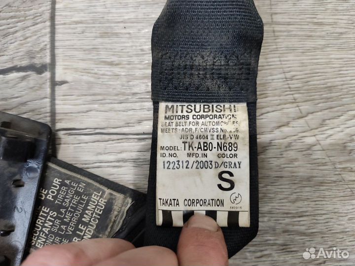 Ремень безопасности задний центр Lancer Лансер 9