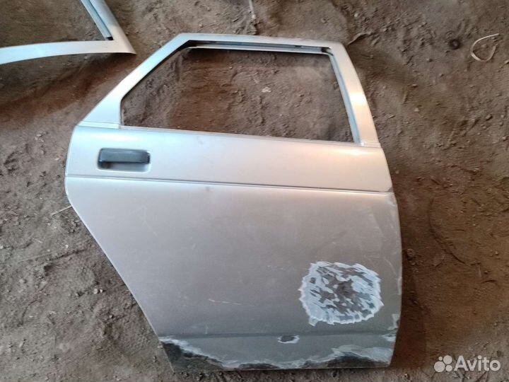 Задняя правая дверь ваз 2110