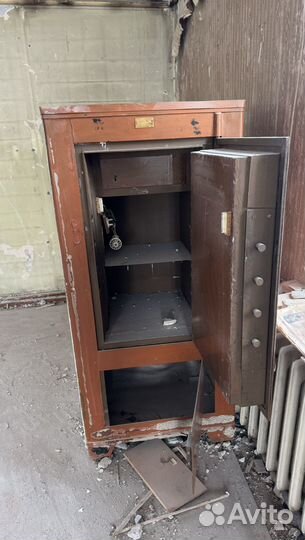 Сейф металлический огнеупорный СССР