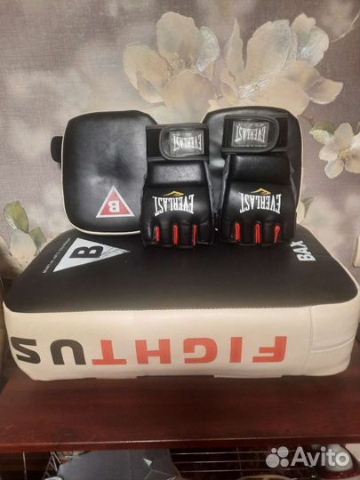 Боксерские перчатки everlast