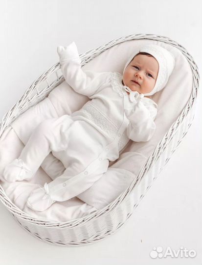 Комбинезон на выписку +пинетки вязаные