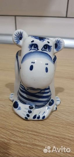 Фарфоровая статуэтка обезьяна