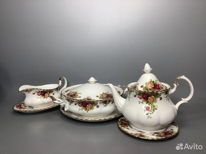 Посуда из английского сервиза Розы старой Англии