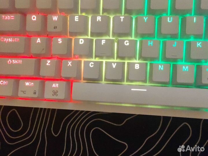 Механическая клавиатура белая