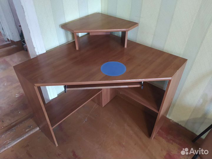 Компьютерный стол угловой