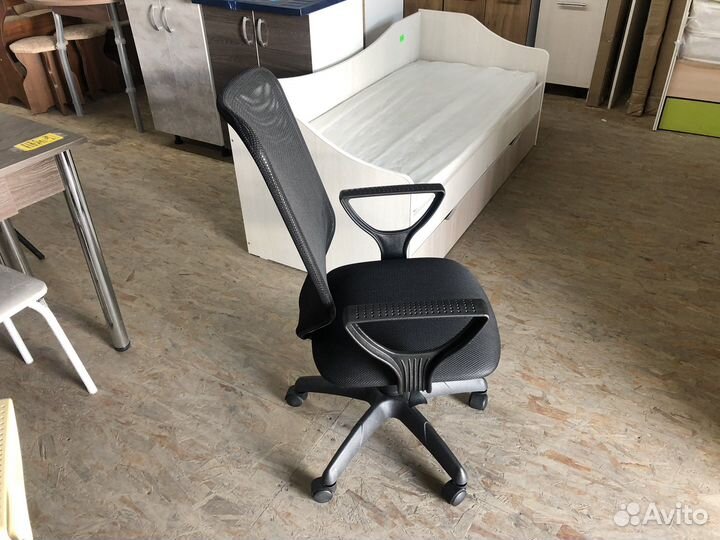 Компьютерное кресло новое