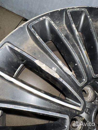 Диск литой kia quoris r18