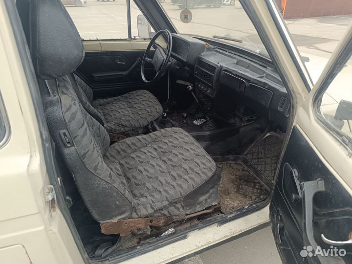 LADA 4x4 (Нива) 1.7 МТ, 1996, 150 000 км