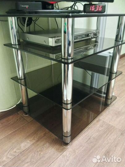 Стеклянная тумба
