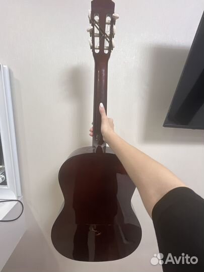 Классическая гитара шестиструнная