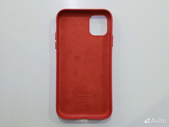 Кожаный чехол на iPhone 11 красный