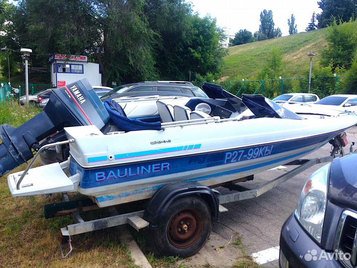 Катер bayliner с мотором прицепом и тентом