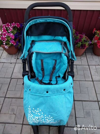 Детская прогулочная коляска