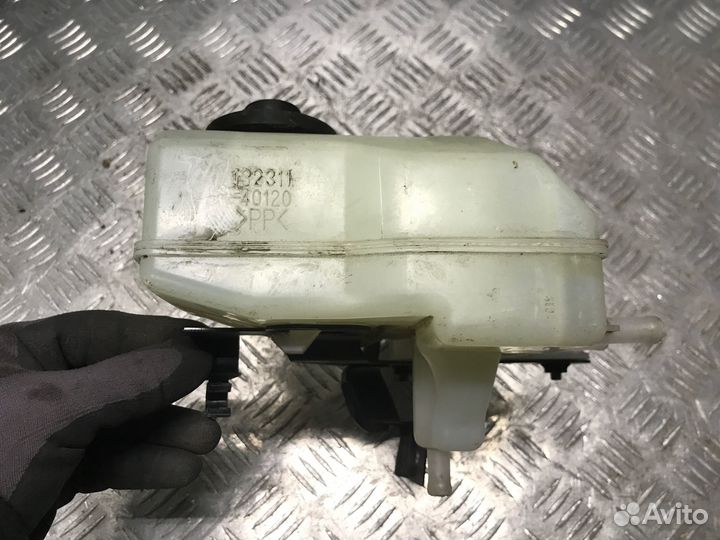 Бачок тормозной жидкости Toyota Prius 20