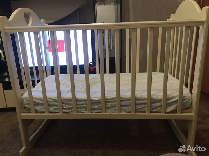 Детская кроватка