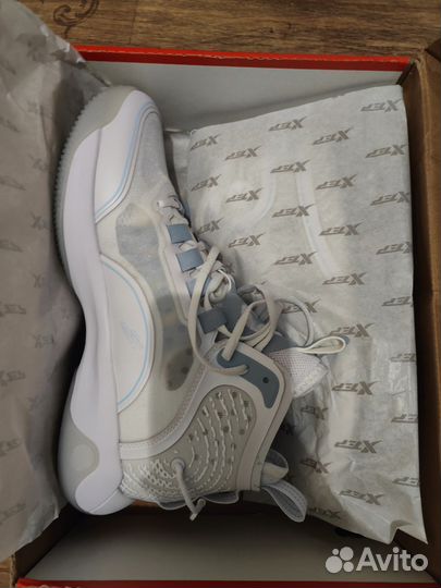 Кроссовки мужские 43 размера новые