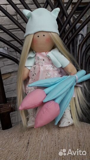 Кукла ручной работы с одеждой