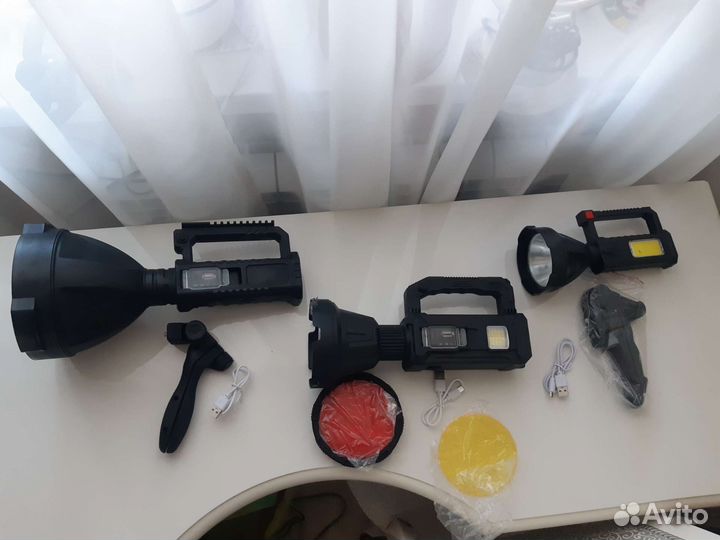 Фароискатель фонарь мощный на аккумуляторе