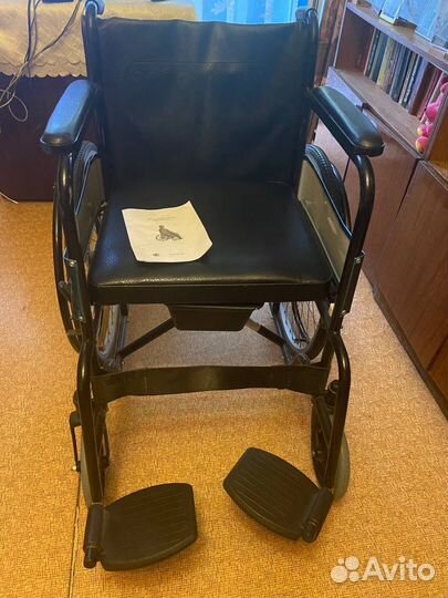 Кресло коляска с санитарным оснащением