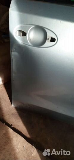 Toyota ist дверь, стекло, сткло подъёмник