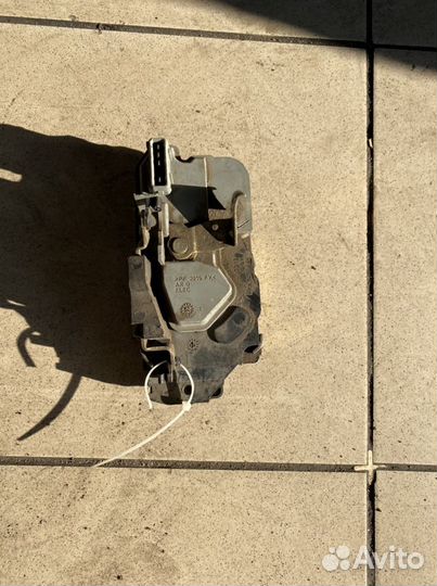 Пежо 306 замок двери задний левый