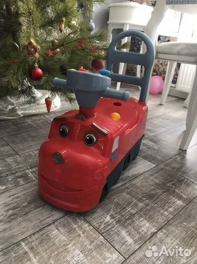 Машинка каталка паровозик