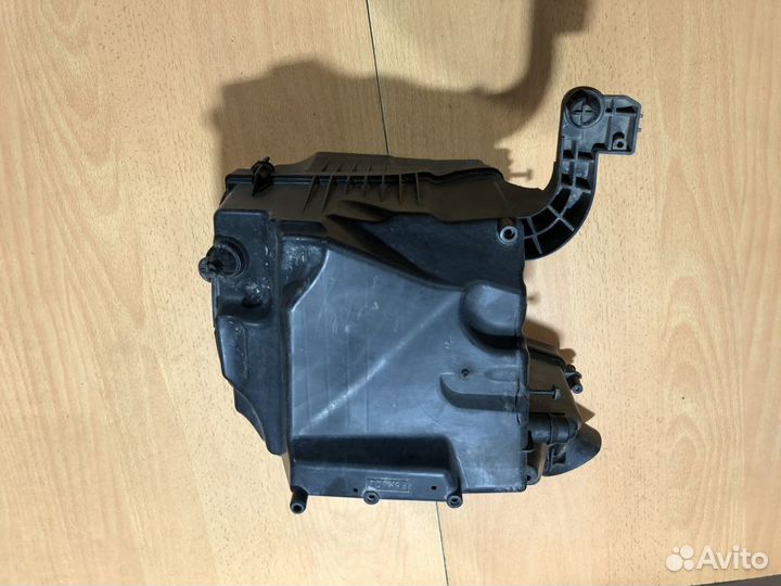 Корпус воздушного фильтра Ford Focus