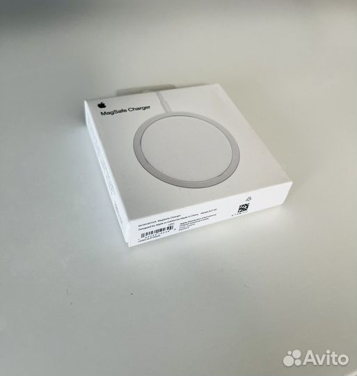 Беспроводная зарядка Apple MagSafe
