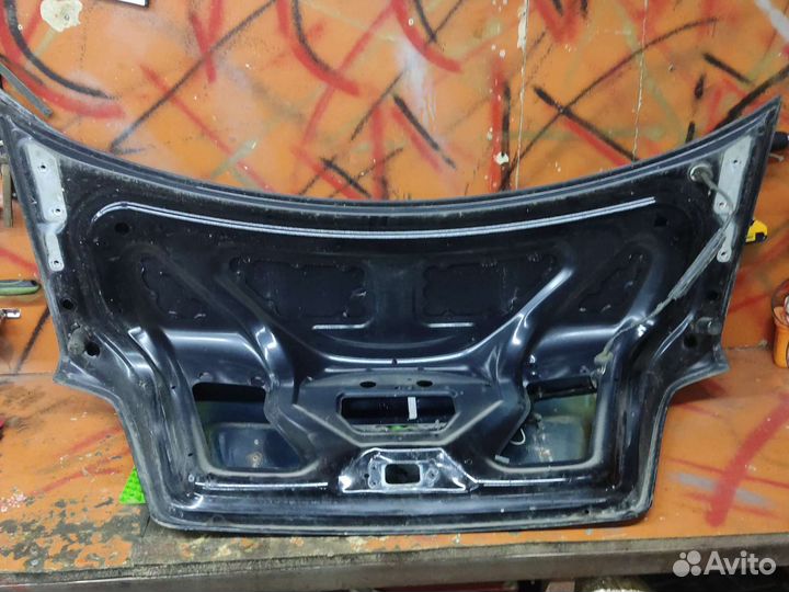 Крышка багажника volvo s40 1