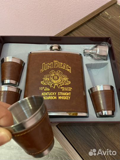 Набор фляга и стопки