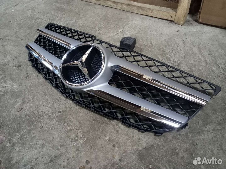 Решетка радиатора Mercedes GLK X204 2012-2015