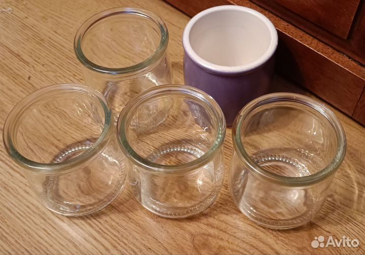Горшочки стеклянные и один керамический новые