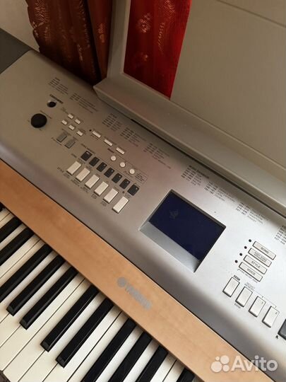 Продам цифровое пианино Yamaha DGX-620