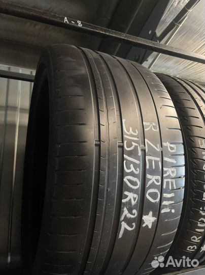Pirelli P Zero PZ4 315/30 R22