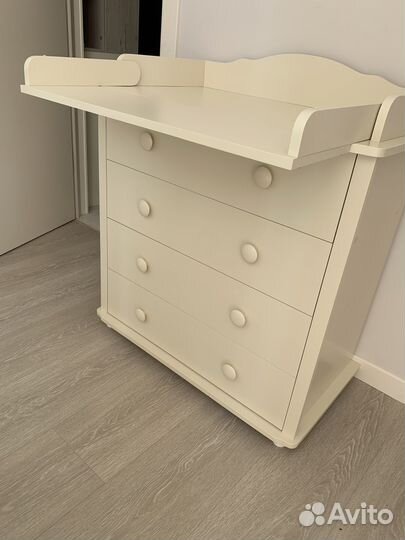 Комплект: кроватка с маятником + пеленальный комод