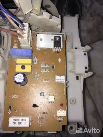 Пылесос LG VK71182RC