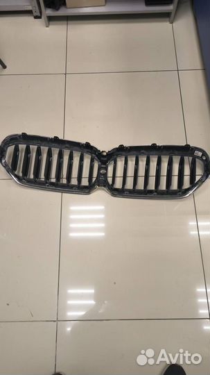 51129852283 Передняя декоративная решетка для BMW