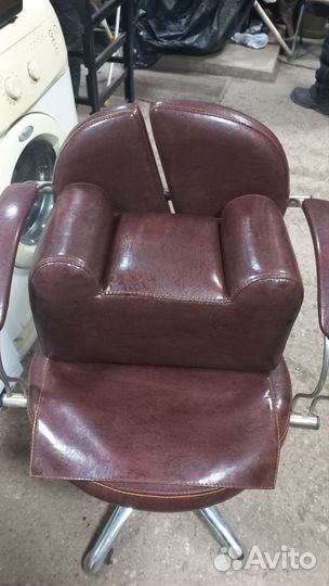 Парикмахерское кресло